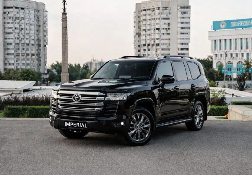 Toyota Land Cruiser 300 1